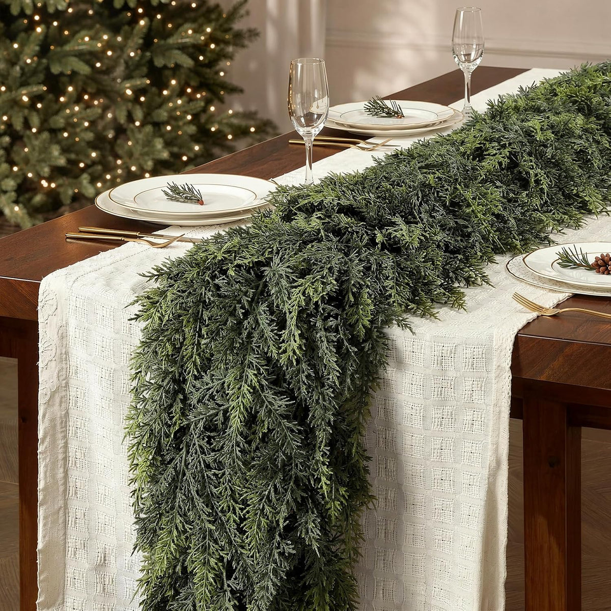 Real Touch Cedar Christmas Garland – 1.8 m or 2.7 m – view 3