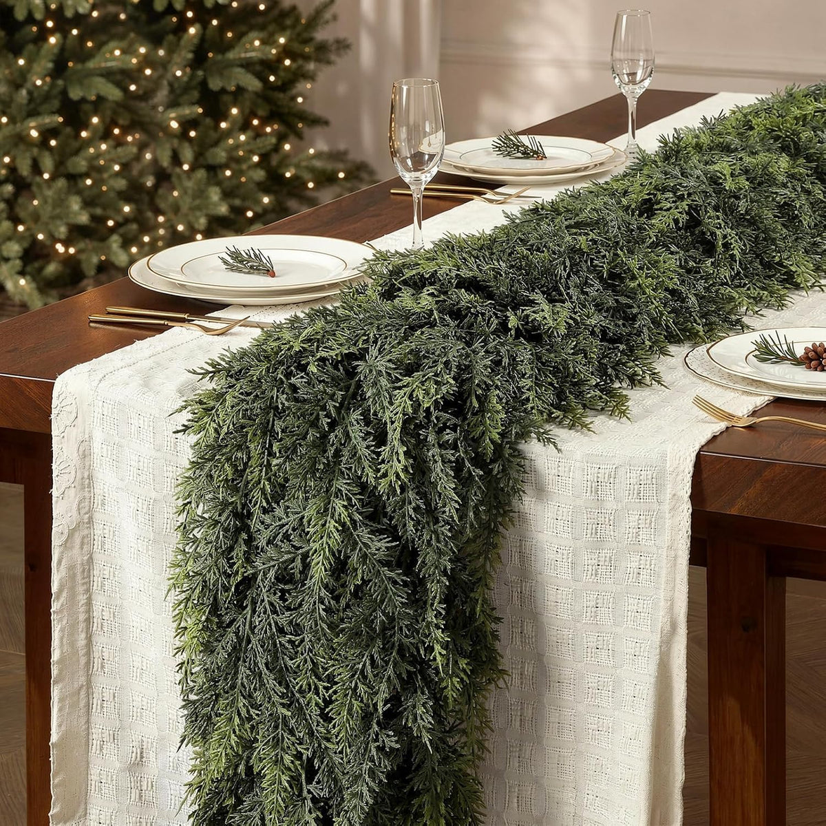 Real Touch Cedar Christmas Garland – 1.8 m or 2.7 m – view 8