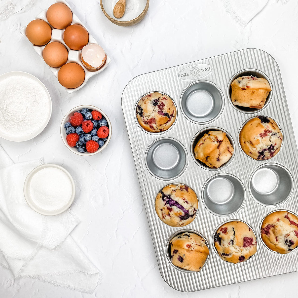 USA Pan 12-Cup Muffin Pan – Aluminised Steel