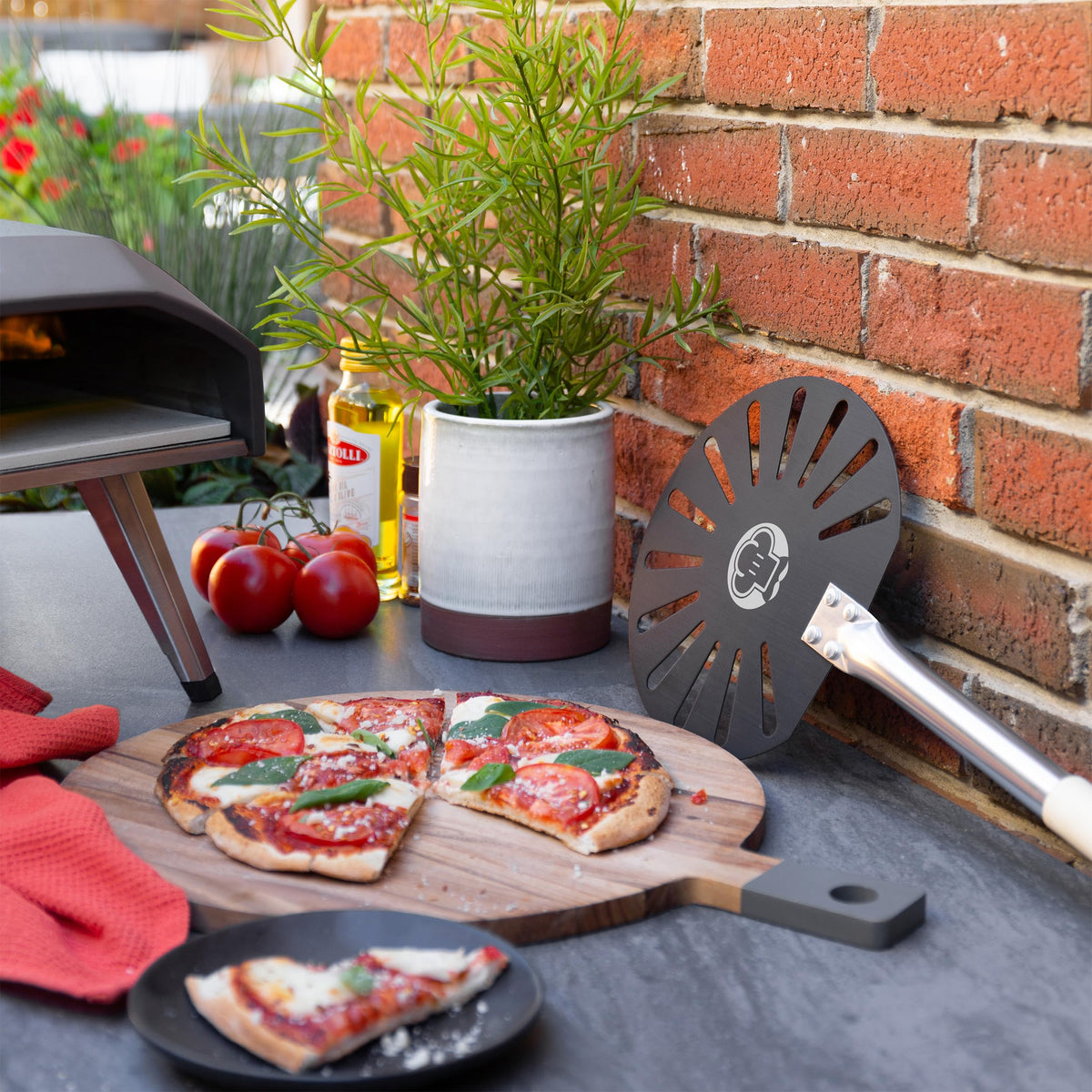 Perforated Pizza Turning Peel – Detachable Long Handle